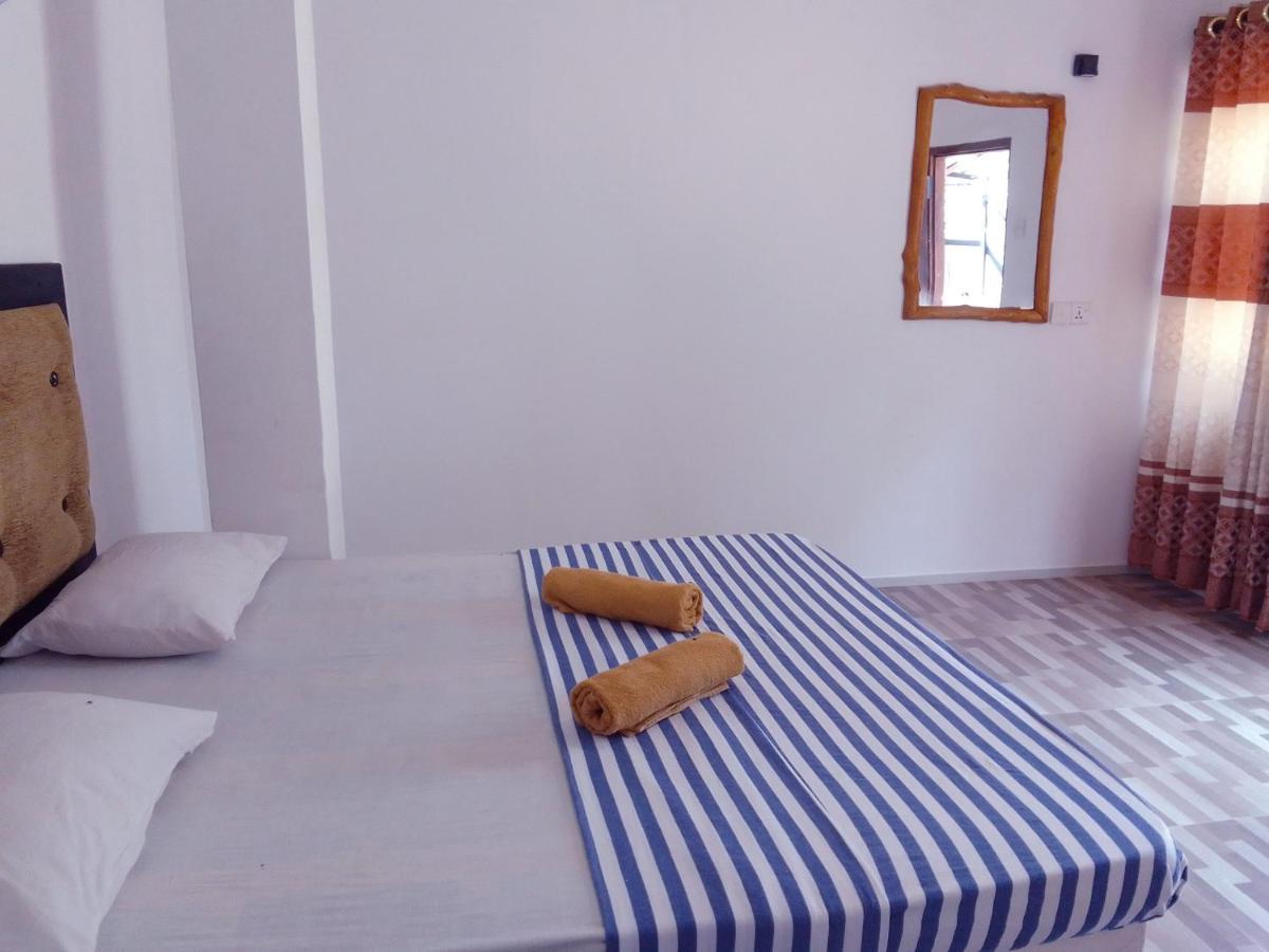 Big House Udawalawe Bed & Breakfast ภายนอก รูปภาพ
