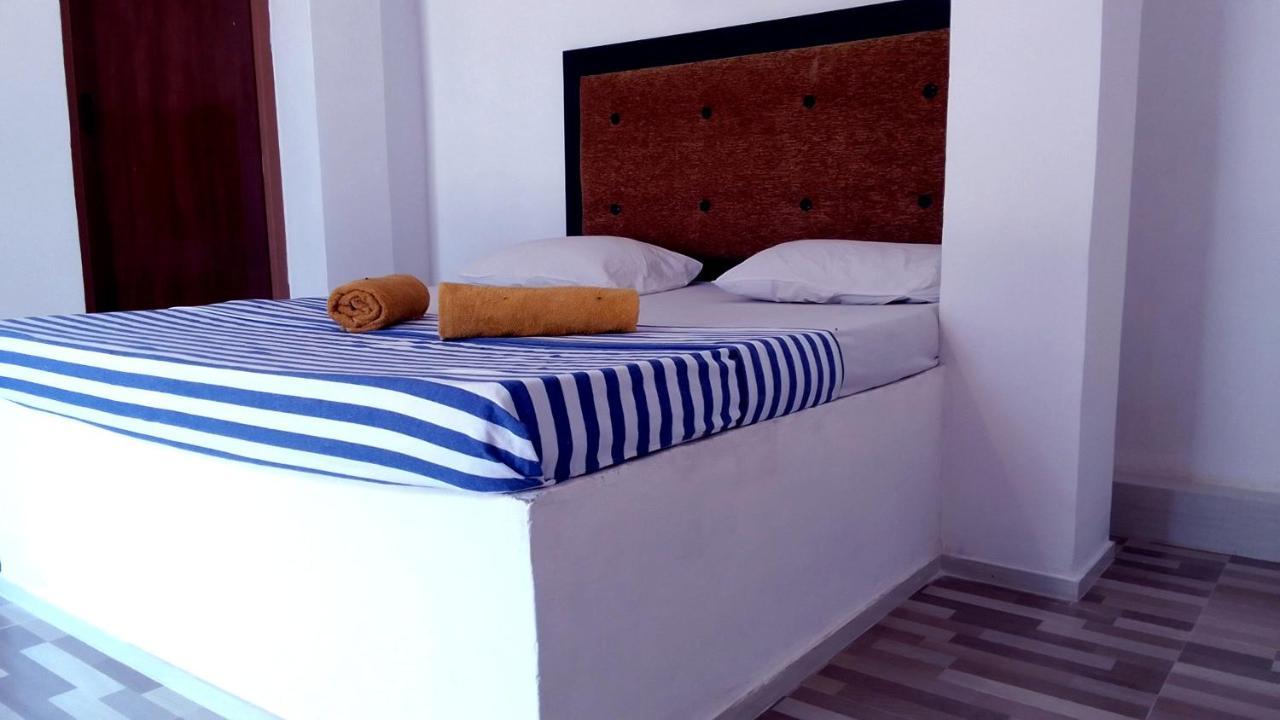 Big House Udawalawe Bed & Breakfast ภายนอก รูปภาพ