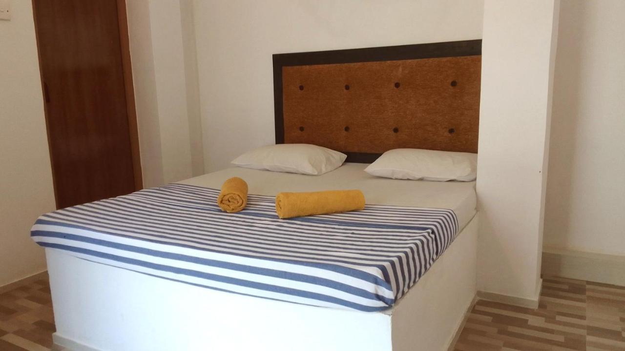 Big House Udawalawe Bed & Breakfast ภายนอก รูปภาพ