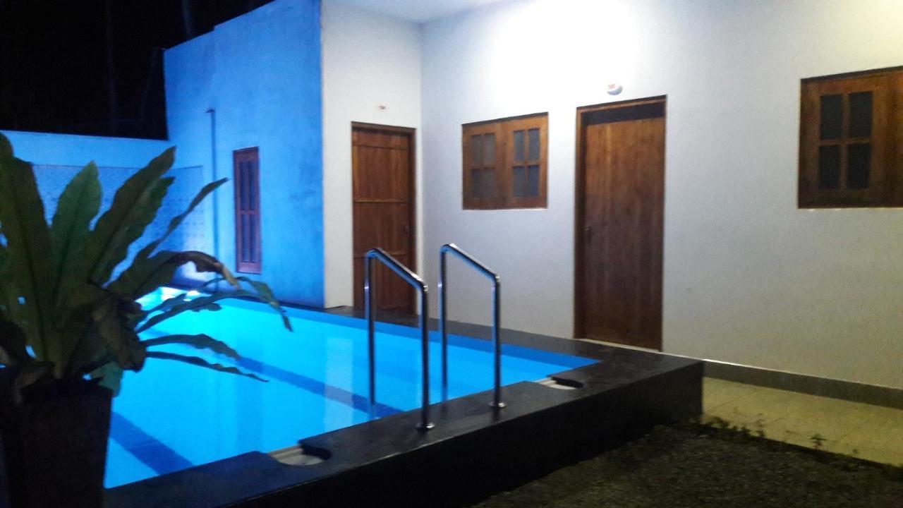 Big House Udawalawe Bed & Breakfast ภายนอก รูปภาพ
