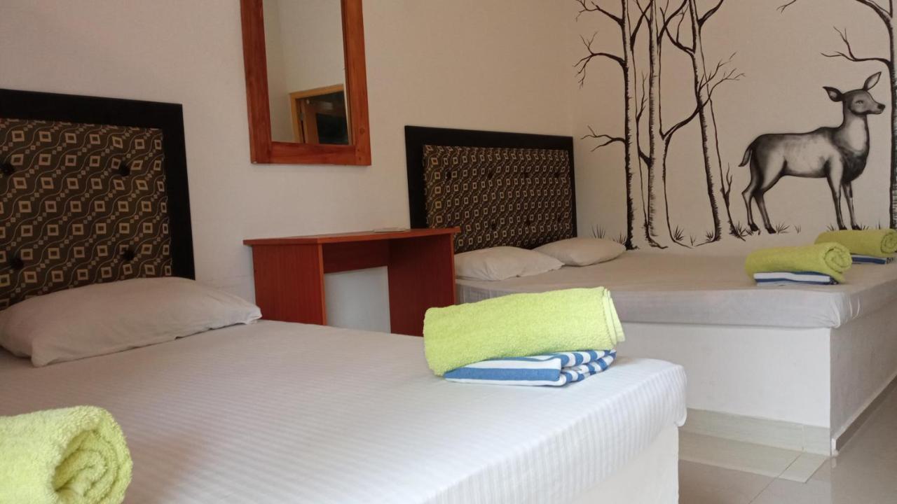 Big House Udawalawe Bed & Breakfast ภายนอก รูปภาพ