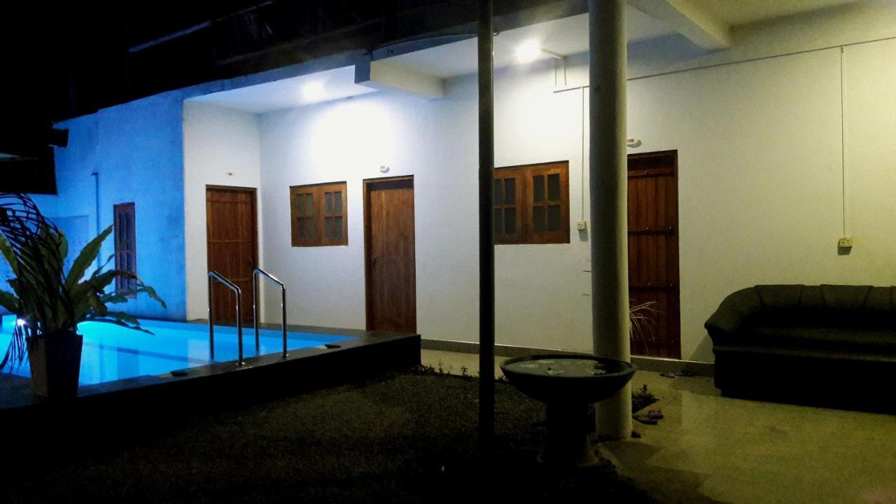 Big House Udawalawe Bed & Breakfast ภายนอก รูปภาพ