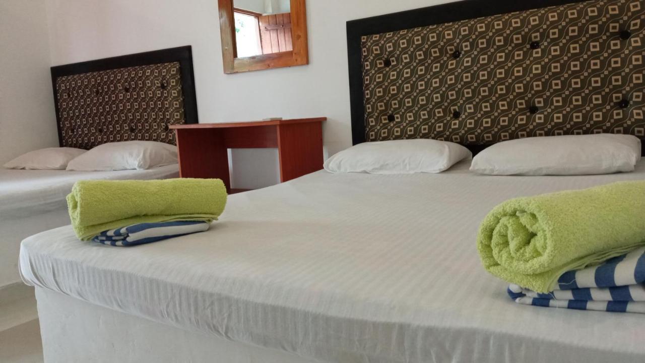 Big House Udawalawe Bed & Breakfast ภายนอก รูปภาพ